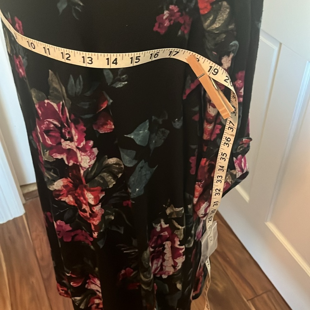 Dress - Picture 5 of 10